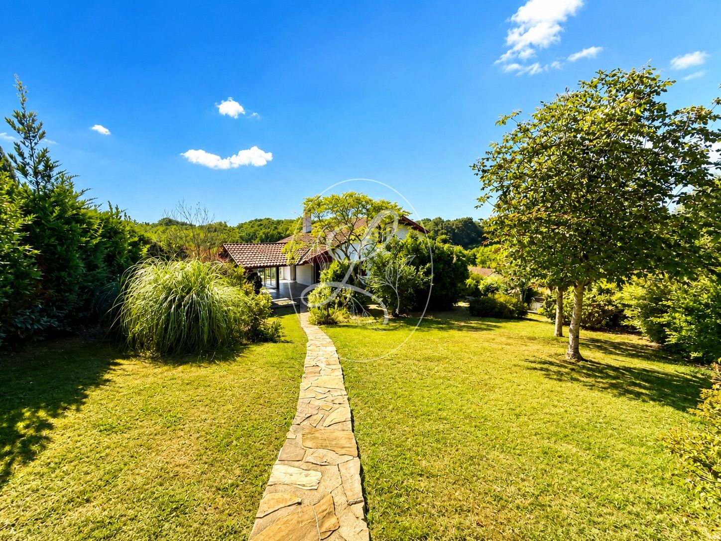 Maison 6 pièces 243 m² · à Urcuit · 243 m² · 580 000 €